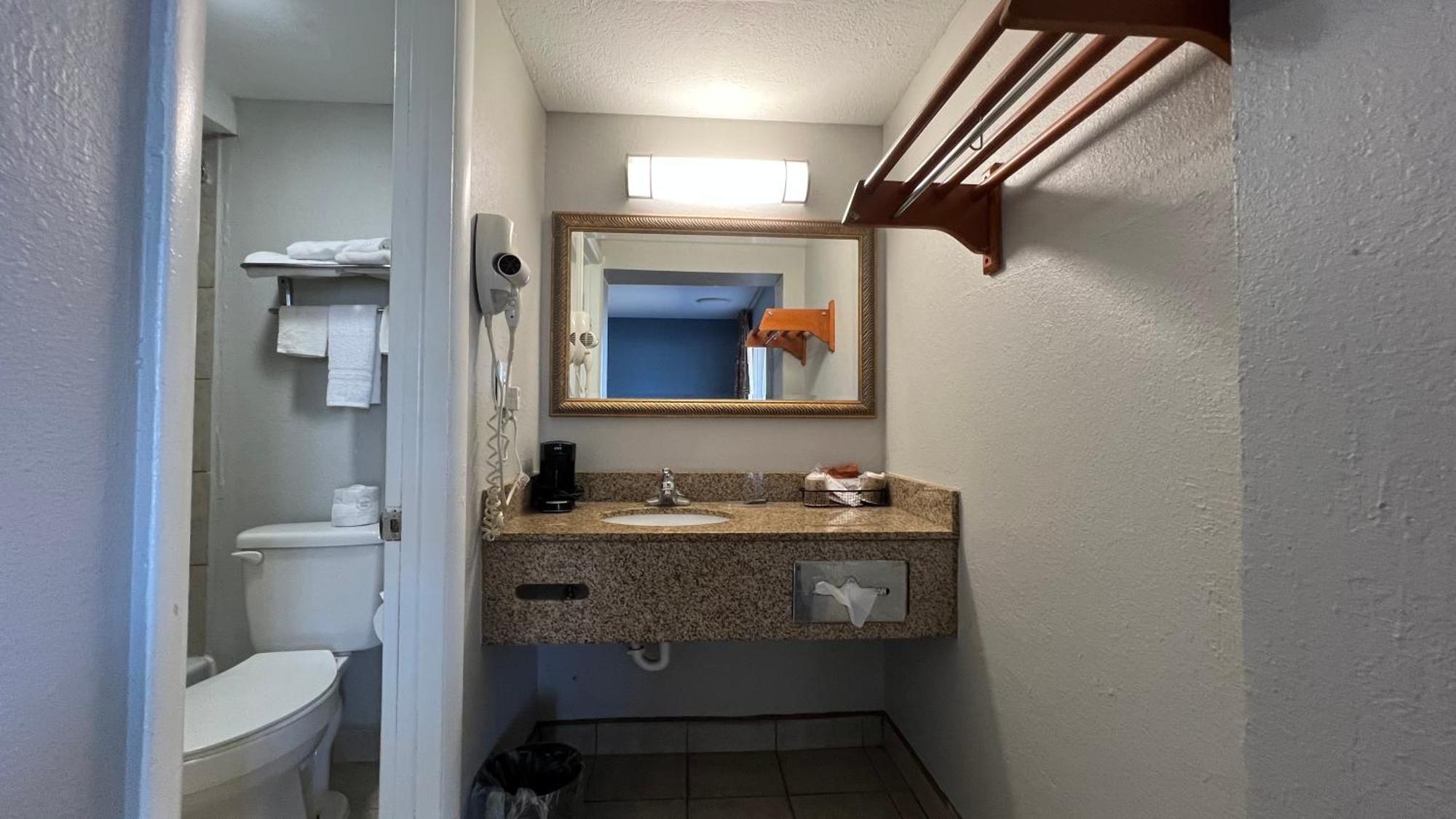 Regency Inn チッカシェー エクステリア 写真